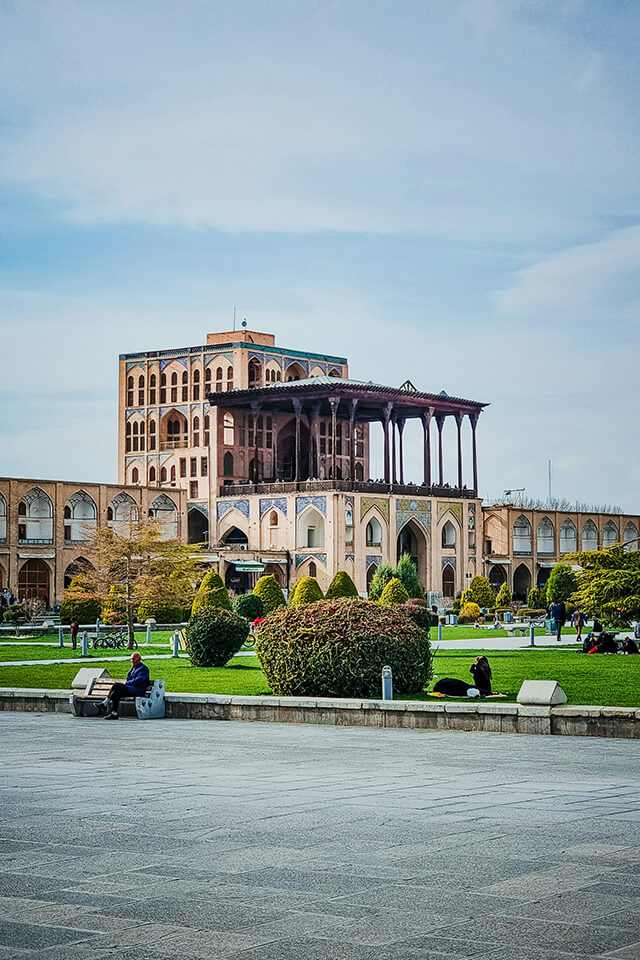 Day 10: Gardens and Qanats – Yazd to Isfahan