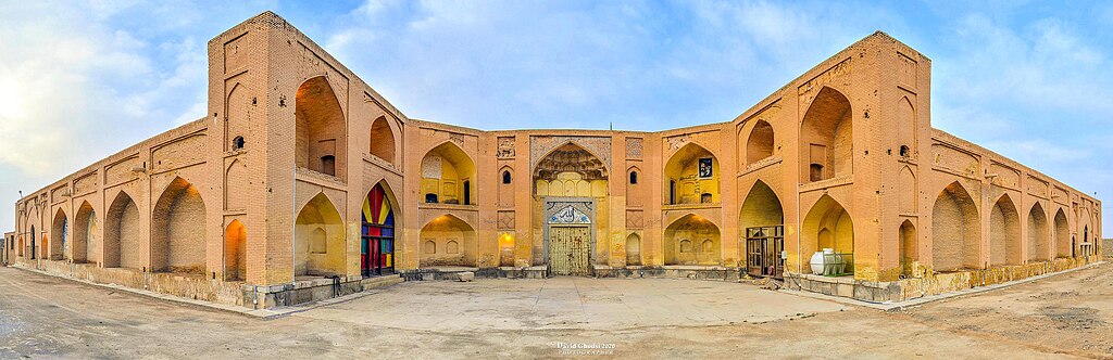 Compassimo-Mahyar-Caravanserai-panorama-Isfahan