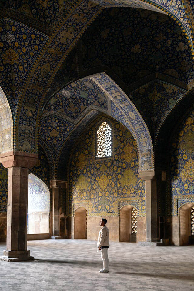 Day 6: Isfahan – Mosques and Armenian Heritage