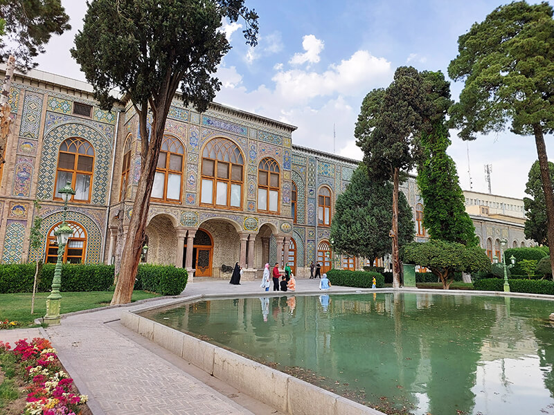 Compassimo-Tourists in the Golestan Palace-Tehran