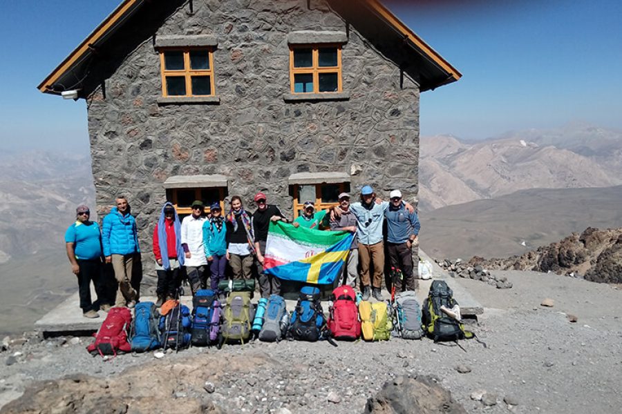 Compassimo-Climbers group ascending mount damavand-Tehran