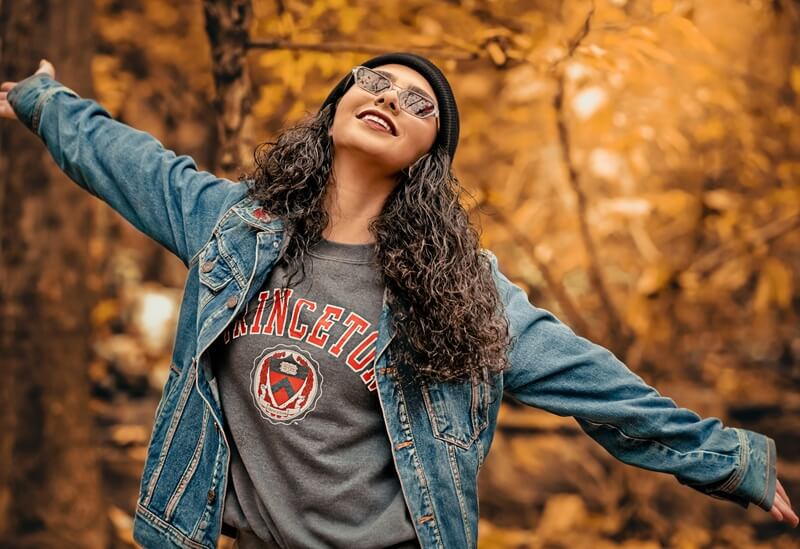 Compassimo-Happy local girl in autumn in iran-Tehran