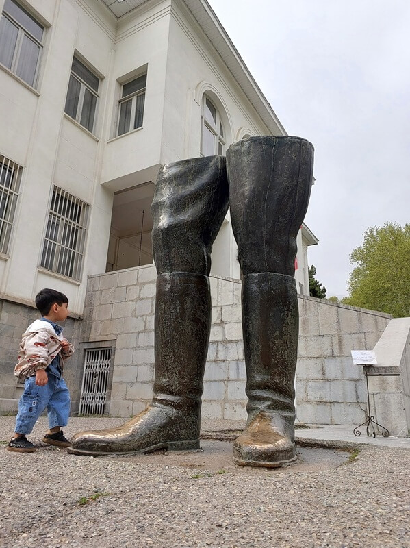 Compassimo-Remaining of Reza Pahlavi Statue in Sadabad Palace Complex-Tehran