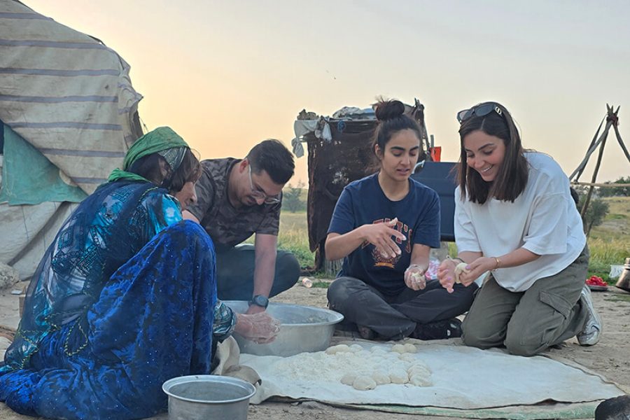 Compassimo-Visitors enjoying their time with Qashqai Nomads-Qashqai Nomad Tour-Shiraz