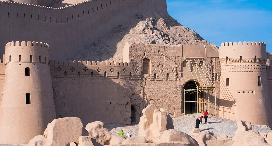 Compassimo-Visitors in Bam Citadel exploring-Kerman