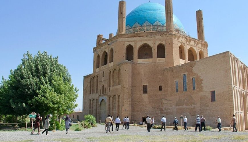 Compassimo-Visitors in the Soltaniyeh Dome area-Zanjan