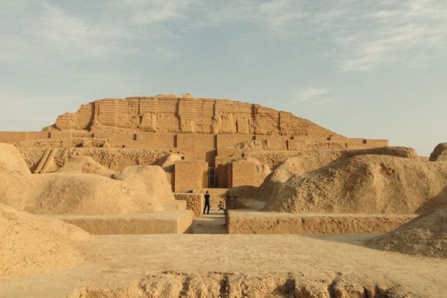 Compassimo-A Visitor in Chogha Zanbil Ziggurat-Susa