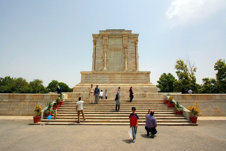 Compassimo-Visitors in Ferdowsi Tomb-Tus-Mashhad-